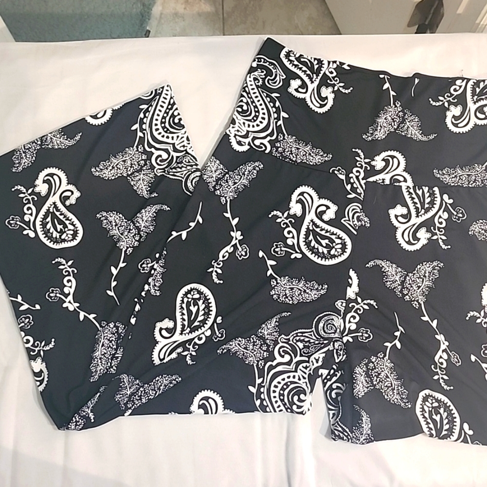 Paisley print wide leg dress pants